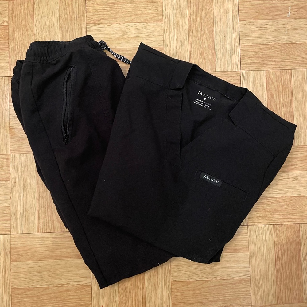 Xs jogger jaanuu bottoms and size s two pocket top